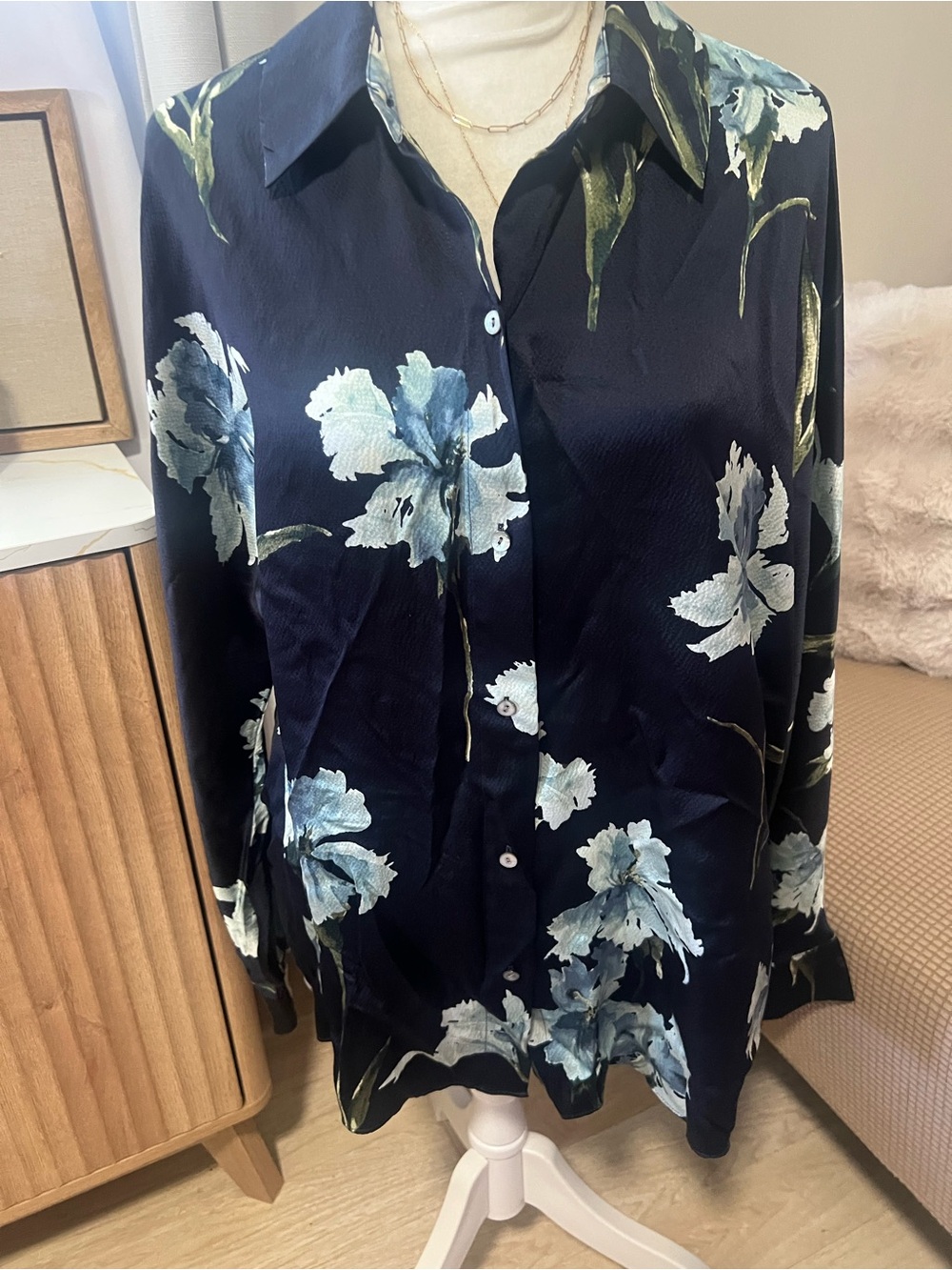 Vince. Women's Navy Floral Button Down Long Sleeve Blouse